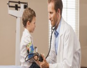 ما أسباب ارتفاع ضغط الدم عند الأطفال ومضاعفاته الصحية؟