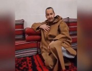 بالفيديو.. مواطن جزائري يصفع مرتزقة قطر: نحن نستقبل فخر العرب الأمير محمد بن سلمان