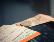 تحذير من مروجي «تذاكر الطيران الرخيصة».. حسابات مخترقة وبطاقات مسروقة