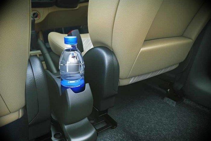 احذر من ترك زجاجة الماء في سيارتك خلال فترة الصيف.. قد تتسبب في حريق أو تصيبك بالأمراض