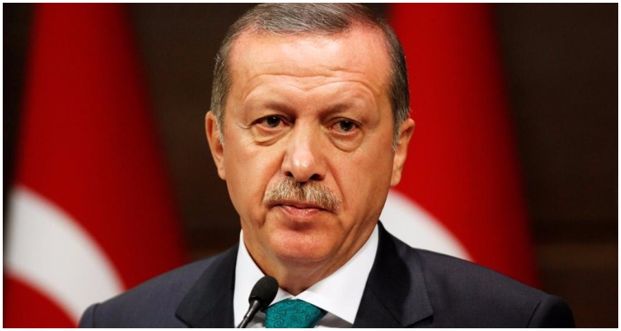 الشعب التركي يعاند أردوغان ويتجاهل الليرة بسبب الذهب