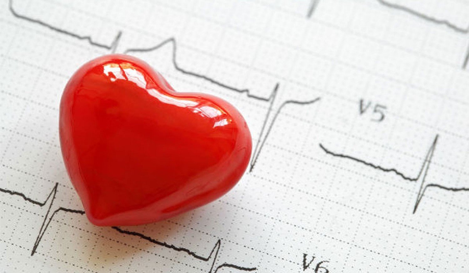 «طبيب قلب» يحذر الشباب من خطورة ارتفاع الكوليسترول