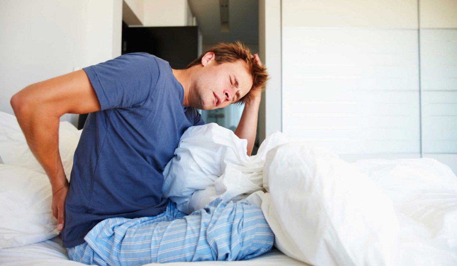 استشاري يوضح سبب الإرهاق وآلام العضلات عند الاستيقاظ من النوم