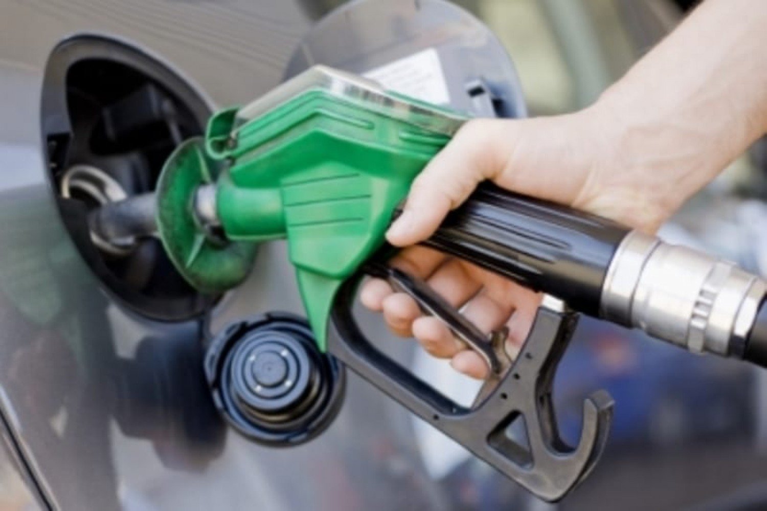 5 خطوات لتقليل استهلاك البنزين في السيارة