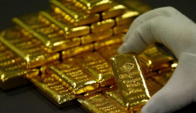 الذهب يتراجع لأقل سعر في شهر مع تعزز الدولار