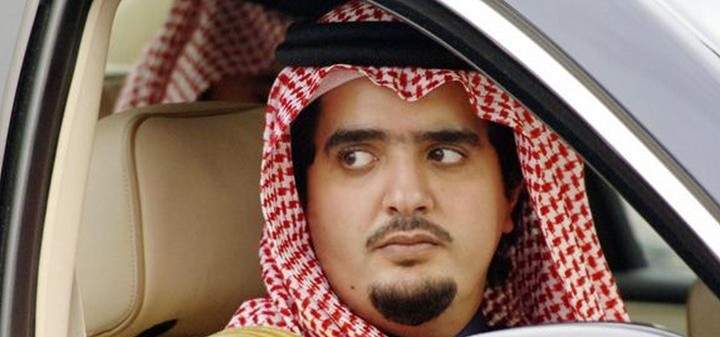 شاهد: نواف بن فيصل ينشر فيديو وصور حديثة لعمه الأمير عبدالعزيز بن فهد